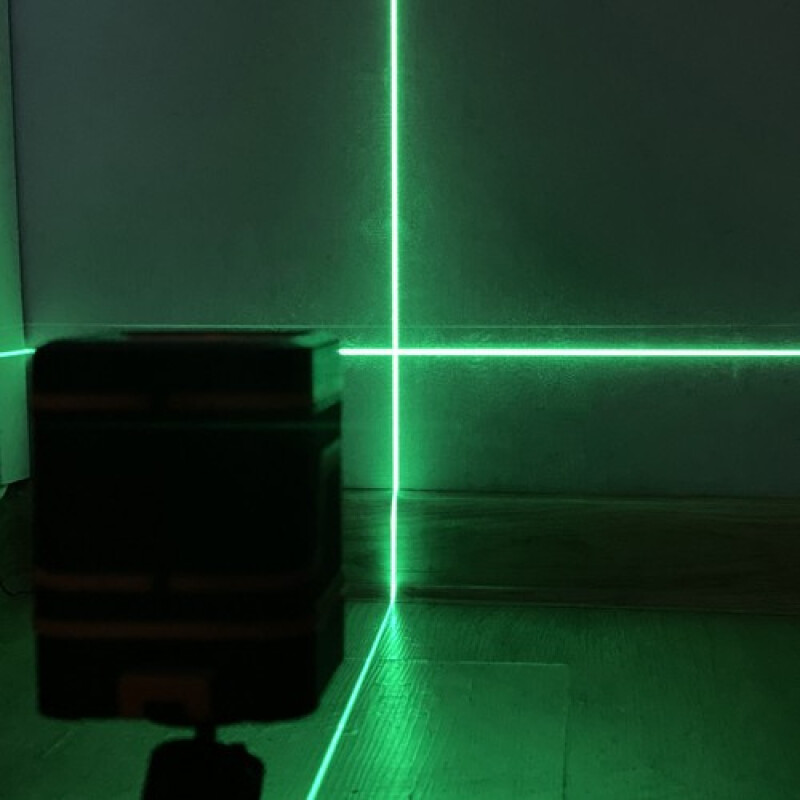 Green cross laser level with self-leveling