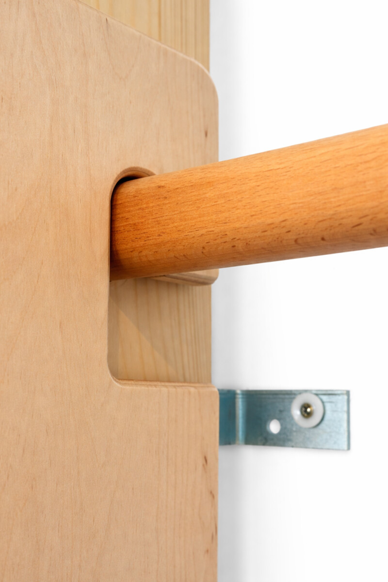 Koka pievilkšanās stienis zviedru sienai 65 cm