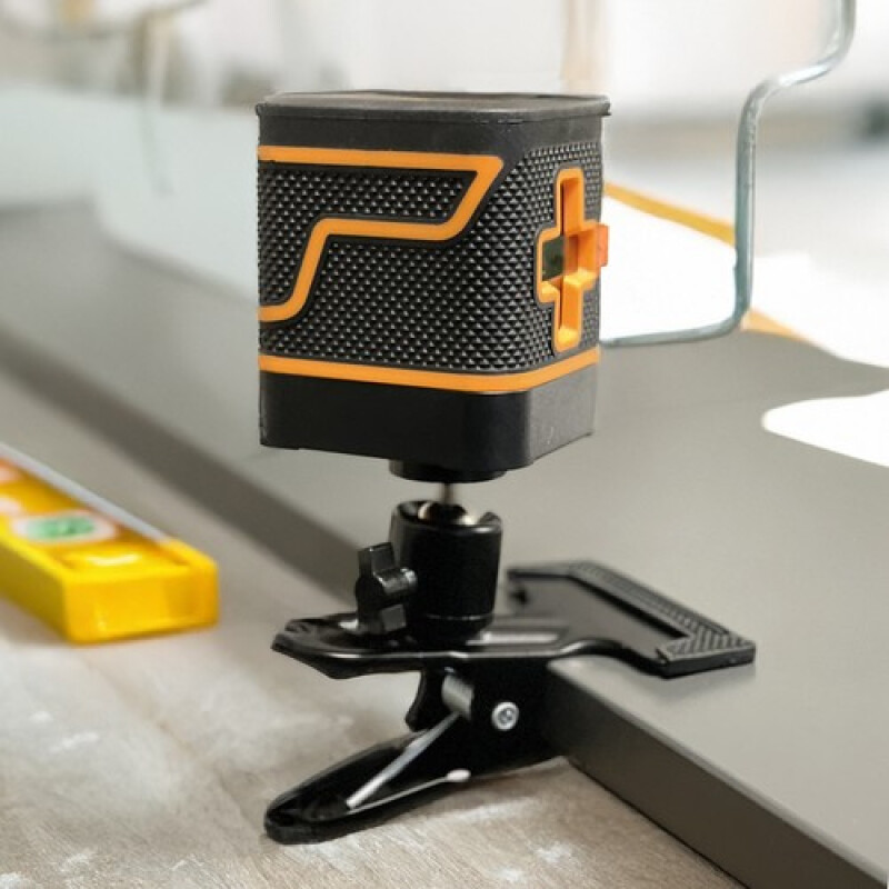 Green cross laser level with self-leveling