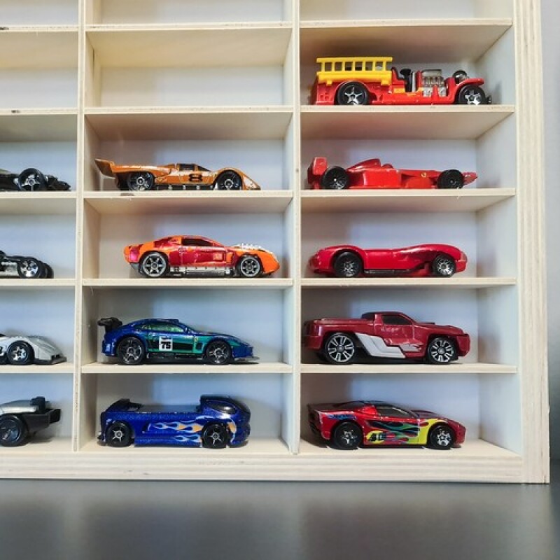 Wooden shelf for 90 cars / springs