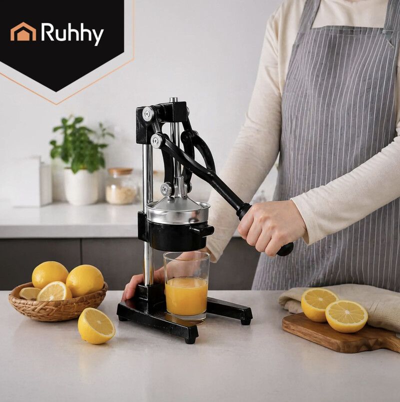 Manual citrus squeezer
