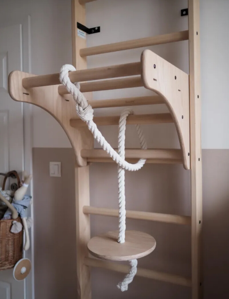 Wooden swing for Swedish Ladder