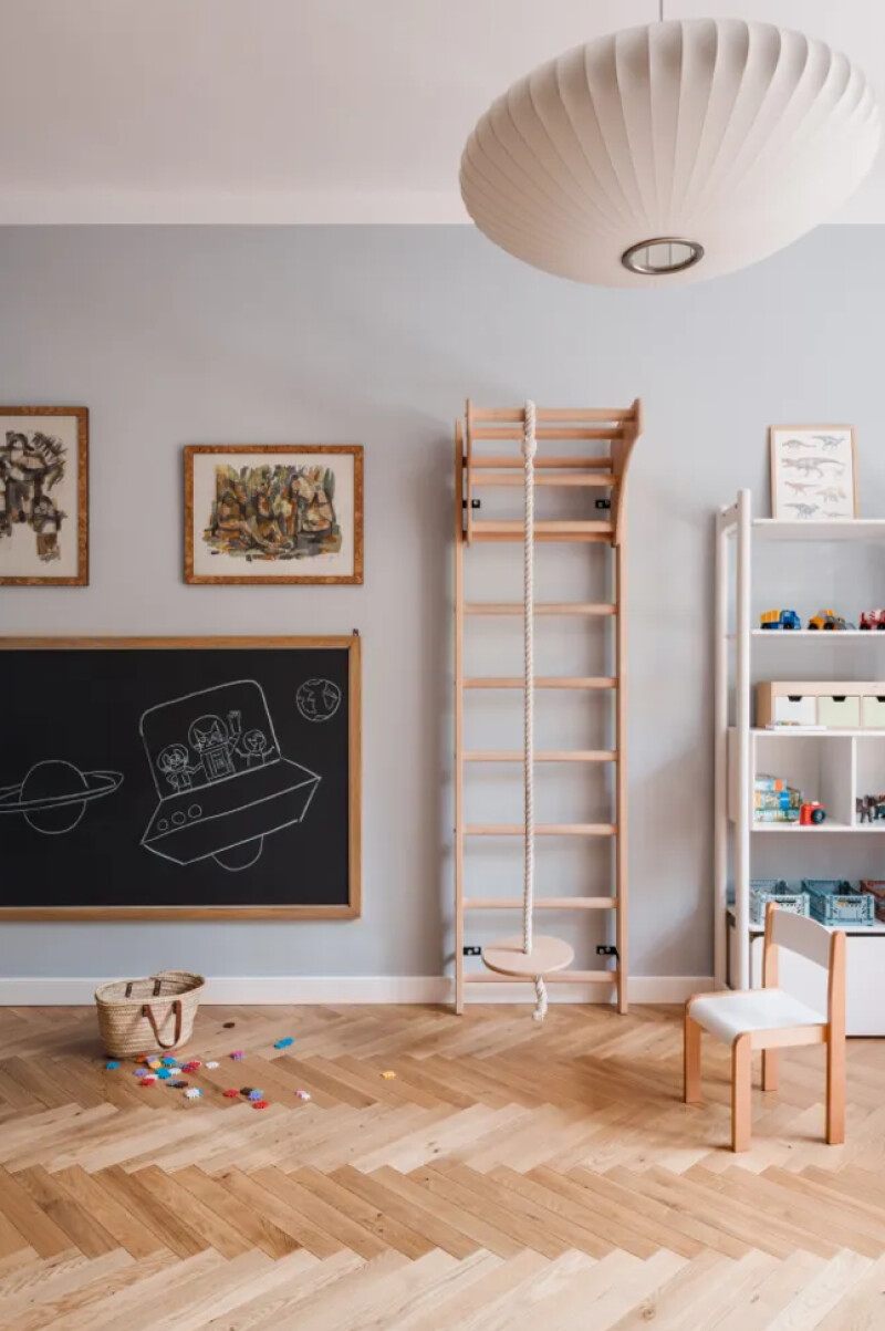 Wooden swing for Swedish Ladder