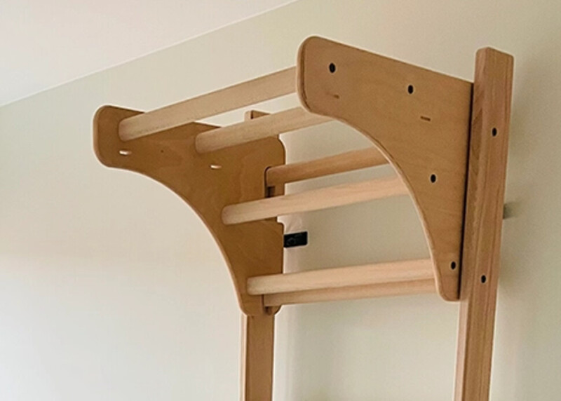 Wooden pull-up bar for Swedish Ladder 65 cm