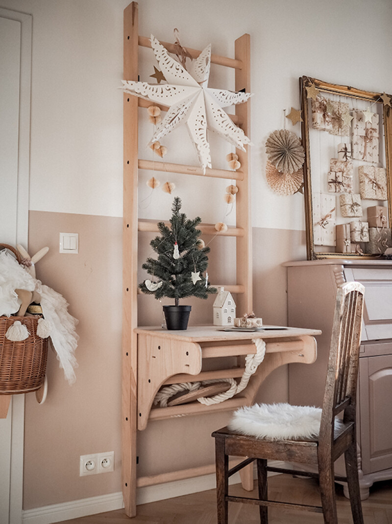Деревянная шведская лестница RESTPRO® WOOD 230х65 см с столиком