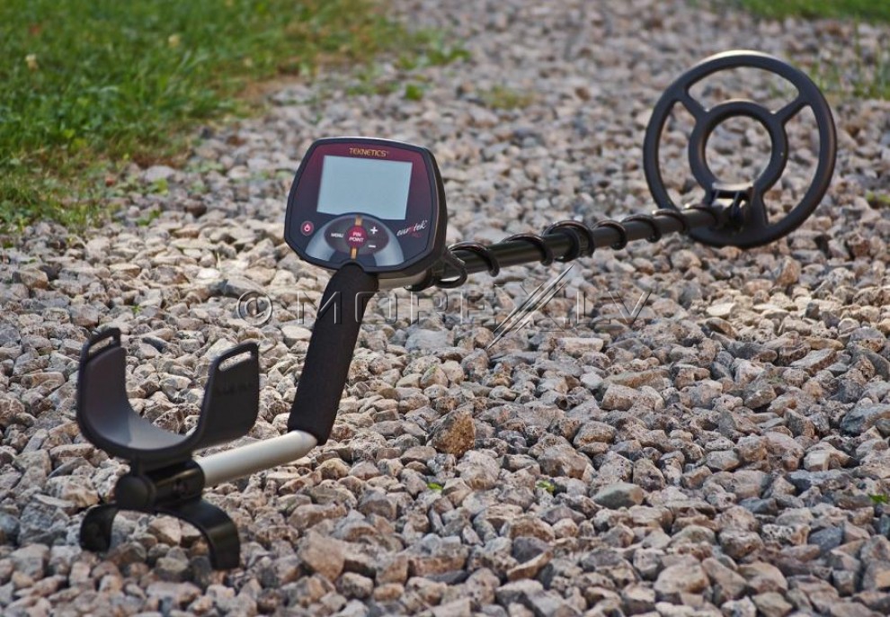 Teknetics EuroTek Pro 8 Metal Detector
