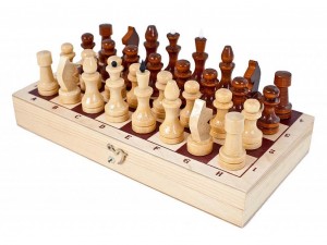 Šahs spēle no koka