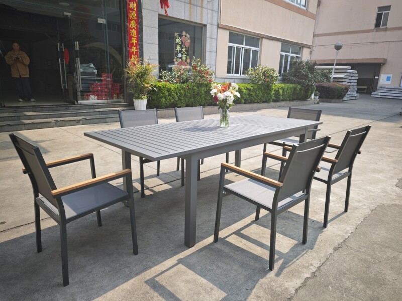 Садовый комплект мебели: стол, 6 кресла